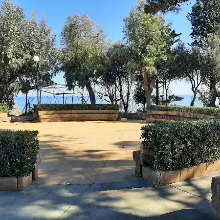 Casa De Santis - Roby E Fra Al Mare Cavallucci イーゾラ・ディ・カーポ・リッツート